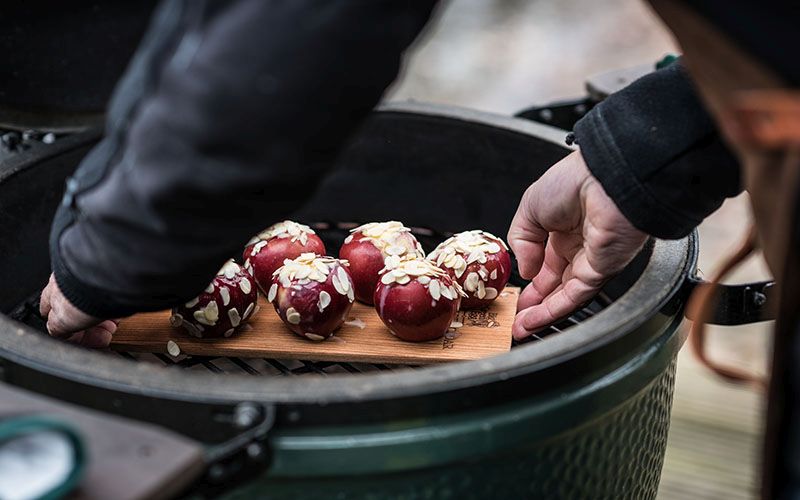 Dřevěná grilovací prkénka Big Green Egg