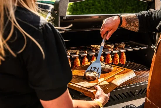 Forged BBQ špachtle