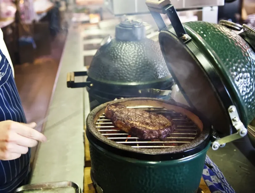 Keramický gril (kamado) Big Green Egg MiniMax