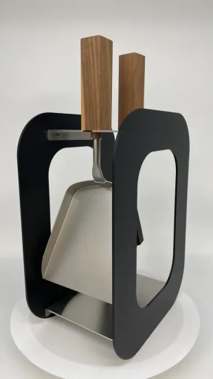 Designové krbové nářadí Lienbacher 21.02.112.2, stojan kombinace nerez a černý lak, nástroje broušená nerez ocel, rukojeti masivní ořech