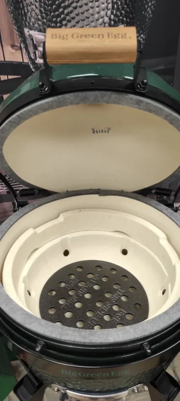 Big Green Egg MiniMax + stojan - VYSTAVENÝ VZOREK
