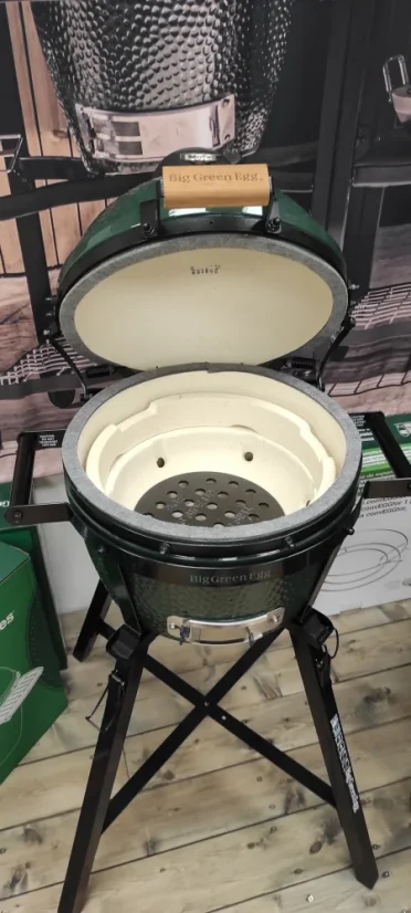 Big Green Egg MiniMax + stojan - VYSTAVENÝ VZOREK