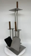 Krbové nářadí Lienbacher 21.02.923.2, stojánek i nářadí broušená matná nerez ocel, rukojeti ořech Krbové nářadí Lienbacher 21.02.923.2, stojánek i nářadí broušená matná nerez ocel, rukojeti ořech