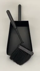 Smetáček a lopatka v černém provedení, Lienbacher 21.02.824.2 Smetáček a lopatka v černém provedení, Lienbacher 21.02.824.2