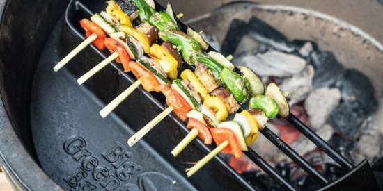 Litinový rošt na saté Big Green Egg